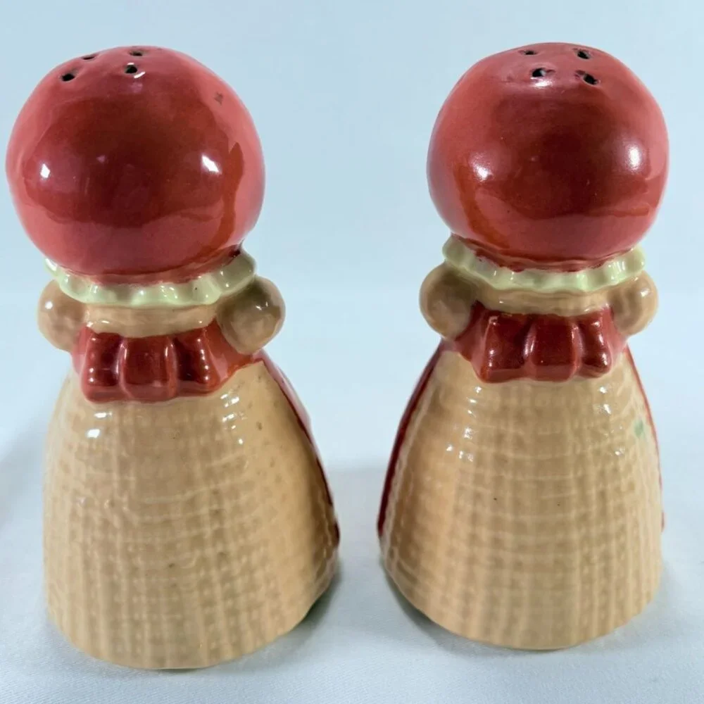 Vintage 1970s‎ Ceramic Burlap Rag Doll Salt & Pepper Shaker Set